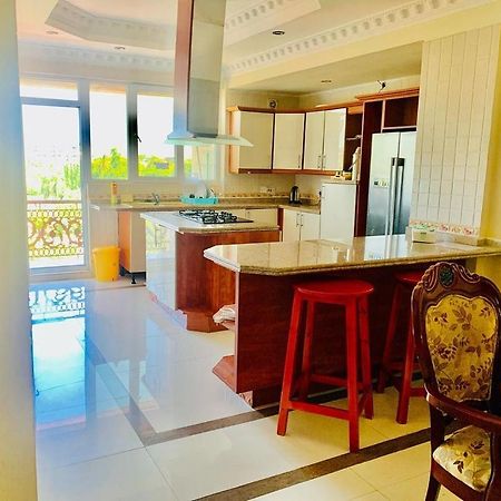 Masaki-Sea View 2-Bedroom Apt With Free Wi-Fi Дар-эс-Саламе Экстерьер фото